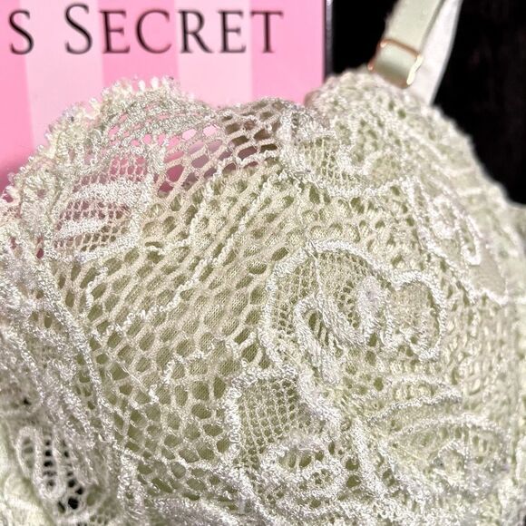 GREEN BRA VERY SEXY by VICTORIAS SECRET 34B - Picture 3 of 5